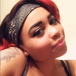 Meet your Posher, Alexis